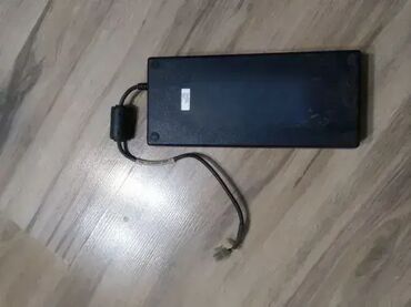 Izvori napajanja: 1. HeartWare 1440 12-15.6 v 7A output 15; v 3A Controller Adapter 2 — 13