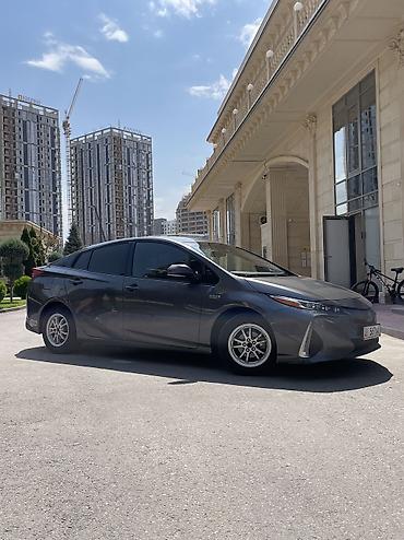 byd e1: Toyota Prius: 2019 г., 1.8 л, Гибрид — 4