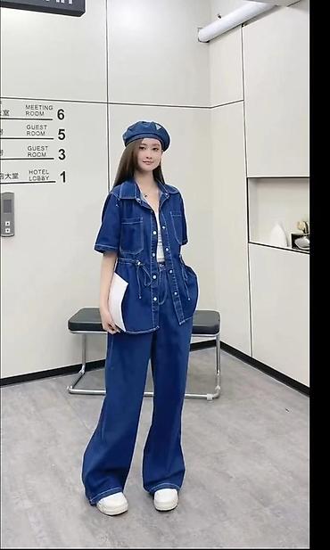 Костюмы с юбкой: Джинсовые комплекты для женщин Варианты: - Юбочный костюм из денима — 4