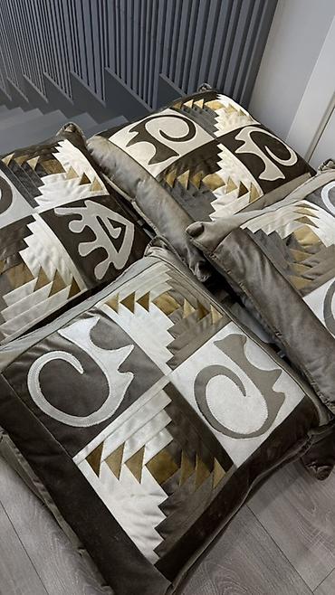 bed sheets: Комплект жер тошок кызга сеп/уйго
Три комплекта с подушками — 7