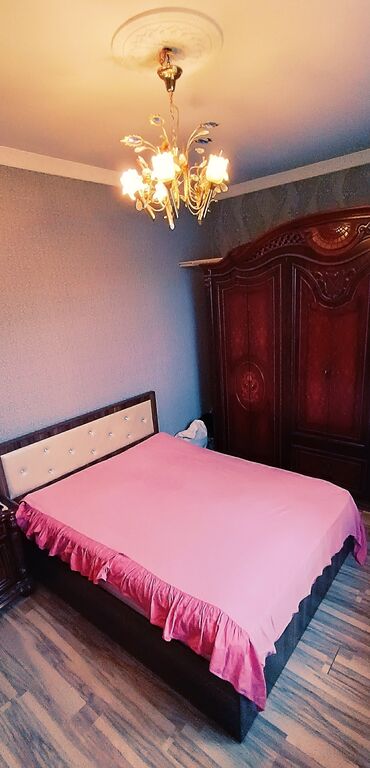 sekilli caskalar: Б/у, Двуспальная кровать, С подъемным механизмом, С матрасом, Без выдвижных ящиков