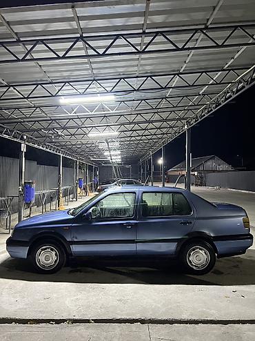 Volkswagen: Volkswagen Vento: 1992 г., 1.8 л, Механика, Бензин, Седан — 1