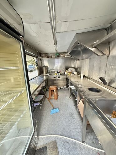 Qoşqular: 2022 ci il her bir seyi islek. veziyyetde karavan 4 metr 80 l ceni 3 — 5