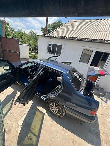 гетз 2: Volkswagen Vento: 1993 г., 1.8 л, Механика, Бензин, Седан — 1