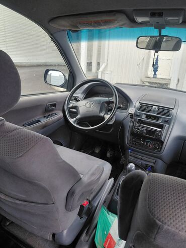 Toyota: Toyota Picnic: 1999 г., 2 л, Механика, Бензин, Универсал — 7