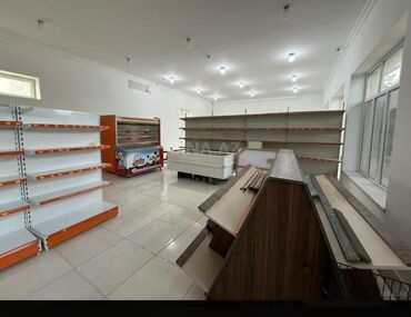 Kommersiya daşınmaz əmlakının satışı: Satılır: Mağaza içindəki Avadanlığlar Xüsusiyyətlər: - Geniş açıq — 9