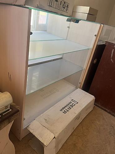 Соода жабдуулары: Стеклянная витрина/прилавок для магазинов и салонов.4 шт в наличии - — 1
