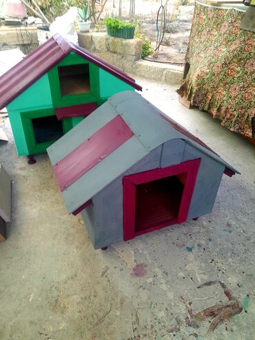 Yuvalar: Balaca, orta boy itlər üçünAçıq havada qara yağışa davamlı domik