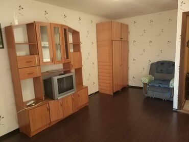 суточно квартира ош: 1 бөлмө, Менчик ээси, Чогуу жашоосу жок, Толугу менен эмереги бар, Жарым -жартылай эмереги бар