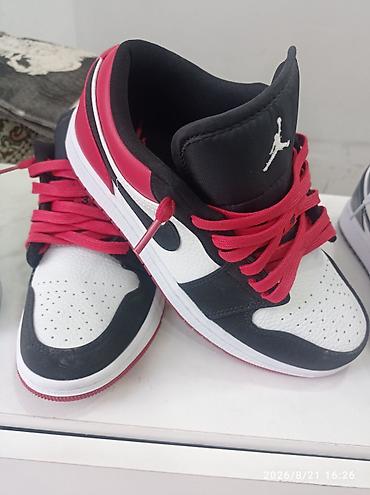 just do it: Кроссовки низкие в уличном стиле Варианты расцветок: - Серо-белые с — 2