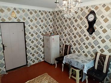 savalanda kiraye ev: Sumqayıt şəhər, 41-ci məhəllə pajarnı ilə üz-üzə 5 mərtəbəli binada 1 — 2