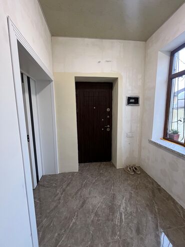 Həyət evləri və villaların satışı: Binəqədi qəs. 4 otaqlı, 200 kv. m — 4