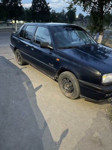 машина 400000: Volkswagen Vento: 1994 г., 1.8 л, Механика, Бензин, Седан