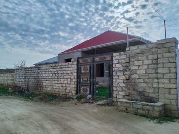 загородный дом с гаражом: Пос. Кюрдаханы 4 комнаты, 130 м², Нет кредита, Без ремонта