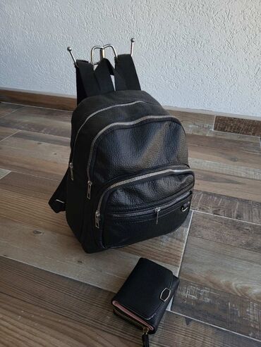 Torbe: Cena torbi 2600
cena novcanika 2200
cena kaisa 2200
Porez — 3