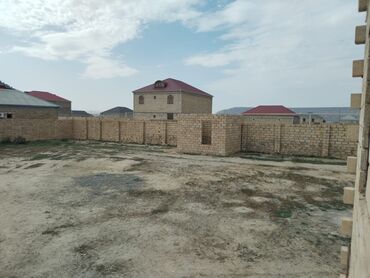 Həyət evləri və villaların satışı: Satlıq həyət evi və torpaq sahəsi - Daş hasarla tam əhatə olunmuş — 14