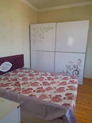 Həyət evləri və villaların satışı: Qaraçuxur qəs. 4 otaqlı, 100 kv. m, Orta təmir — 10