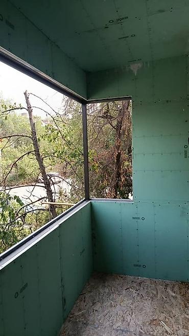 Застекление и облицовка балконов/лоджий под ключ 78+ Что делаем: - at lalafo.kg Застекление и облицовка балконов/лоджий под ключ 78+ Что делаем: -