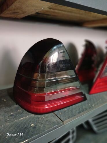 Arxa stopları: Mercedes-Benz — 2