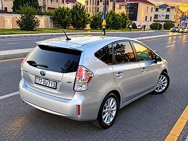 азербайджан авто: Toyota Prius: 1.8 л | 2012 г. Универсал — 6