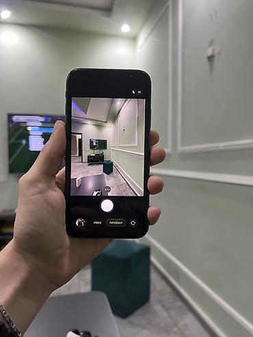 Apple iPhone: IPhone 11, 128 GB, Qara — 10