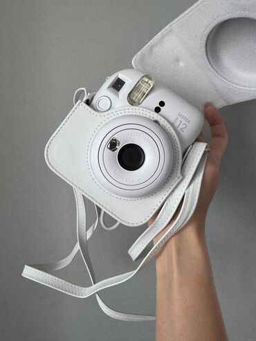 оборудование для фото: Фотоаппарат Fuji instax mini 12 Дарю в подарок картриджи и чехол