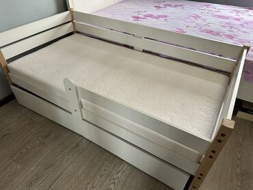 Другая детская мебель: ДЕТСКАЯ КРОВАТЬ С ЯЩИКАМИ (ребенок не лежал) Размер 160*80 Материал