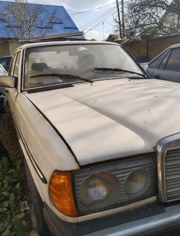 скупка мопедов: Mercedes-Benz W123: 1981 г., 2 л, Механика, Дизель, Седан