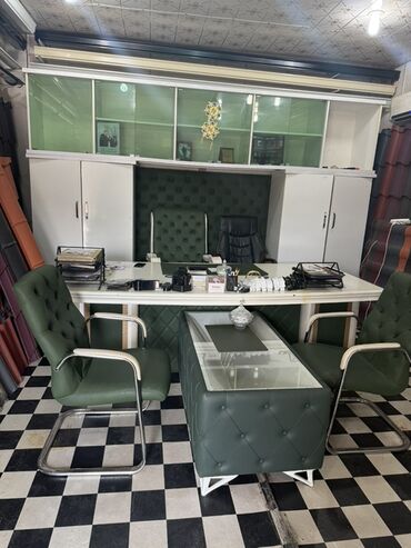 Ofis dəst mebeli: Ofis mebeli dəsti Tərkibi: - Böyük iş masası: geniş iş səthi
