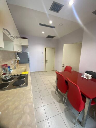 Ofislər: Nəsimi rayonu, Həsən Əliyev küçəsi (köhnə İnqilab), biznes mərkəzində -da lalafo.az — 16 Ofislər: Nəsimi rayonu, Həsən Əliyev küçəsi (köhnə İnqilab), biznes mərkəzində — 16