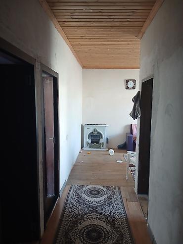 yeni gunesli kiraye evler heyet: 2 otaqlı həyət evi - Plan: 2 ayrı yataq otağı/otaq, zal, mətbəx və — 10