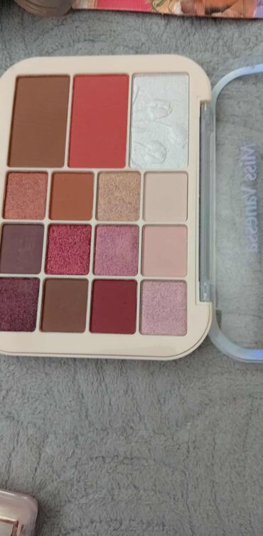 Šminka: Svašta nešto od šminke paketi i na komad. Svašta nešto mešano — 19