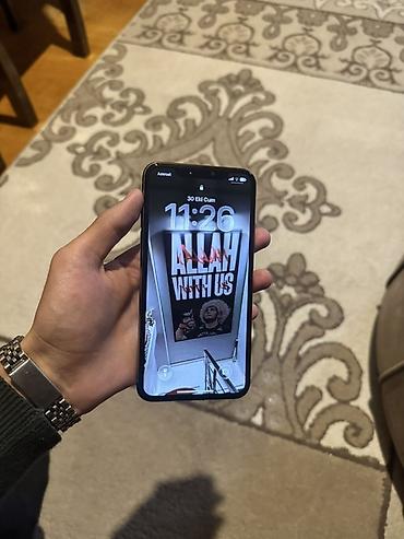 iphone 11 nece manatdir: IPhone 11 Pro Max, 64 GB, Qızılı, Face ID — 2