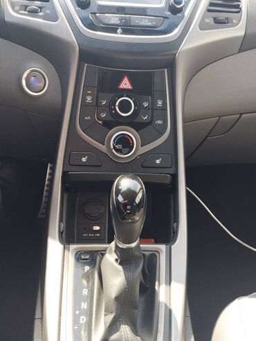 Hyundai: Hyundai Elantra: 2 l | 2014 il Sedan — 5