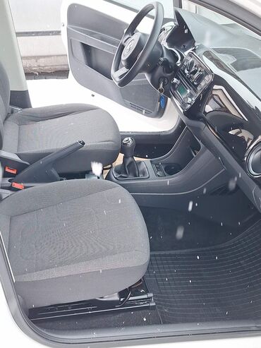 Volkswagen: Volkswagen Up: 1 l | 2016 г. Hečbek — 13