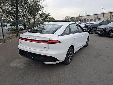 Roewe: Roewe i6: 2026 г., Автомат, Электромобиль, Седан — 4
