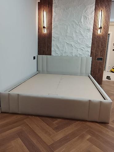 Двуспальные кровати: Кровать с матрасом - Современная мягкая двуспальная кровать с высоким — 11