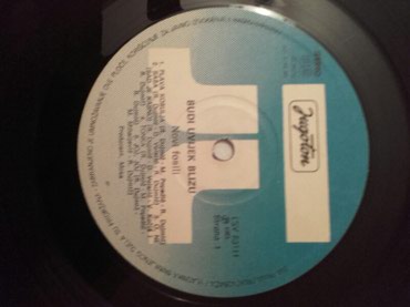 Vinil ploče: Gramofonske ploce velike, strani izvodjaci.
Dogovor — 6