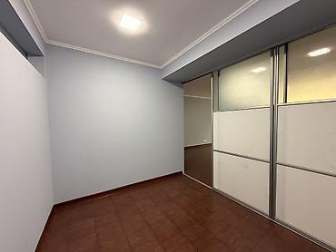 Аренда офисов: Сдаю Офис целиком: 110 м², В жилом комплексе, Первая линия, С отдельным санузлом, С высокими потолками — 5