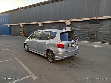 задние стопы на фуру: Honda Fit: 2004 г., 1.3 л, Вариатор, Бензин, Хэтчбэк — 5
