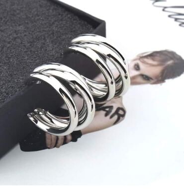 Minđuše: Cena: 800 din. K — 5