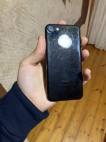 Apple iPhone: IPhone 7, 128 GB, Qara, Zəmanət, Barmaq izi, Simsiz şarj