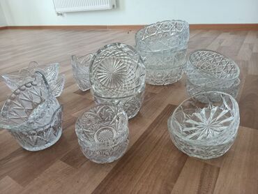 Boşqablar: Xrustalar satıĺır. Sovetindir. Işlənmiyib
