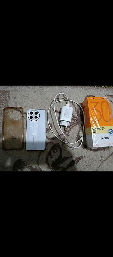 ке джетроник: Tecno Spark 30 Pro, Б/у, 128 ГБ, цвет - Белый — 1