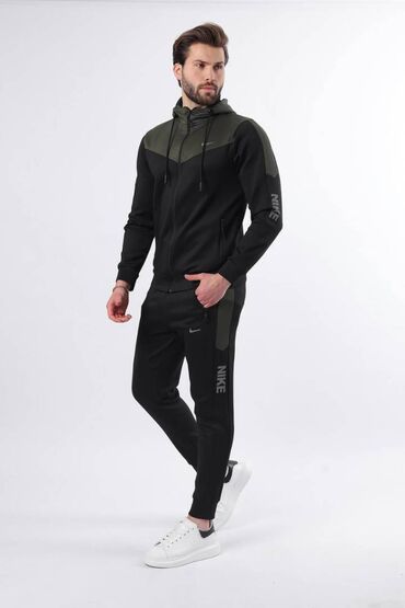 Trenerke: Nike muška trenerka

Novo
Mokra likra
Veličine m l xl 2xl — 5