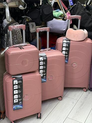 Чемоданы: Чемодан, Новый, Большой (более 70 л), Вращающиеся колеса на 360°, Кодовый замок, На колесах — 12