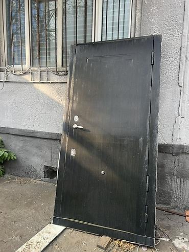 черные метал: Двери для домов и квартир, Металлическая, Одностворчатая, Правосторонняя, цвет - Черный — 1