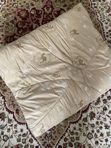пушистое одеяло: Продаю абсолютно новое зимнее одеяло Единственно повреждена упаковка
