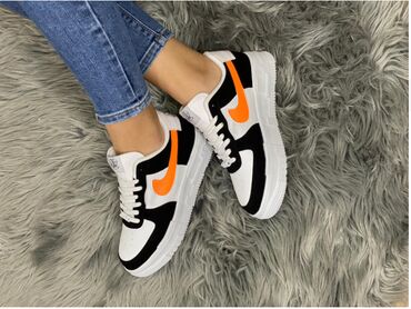 Patike: Nike air force patike

Novo
Brojevi 36 do 40

fb Moja Kupovina 1 — 14