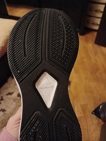 qacis ucun qadin krosovkalari: Məhsul: Qadın qaçış/krossovka Brend/model: Adidas (loqolu altlıq) — 3